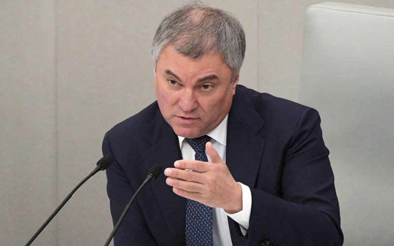 Володин подчеркнул, что некоторые страны снова придерживаются традиционных методов обучения в школах